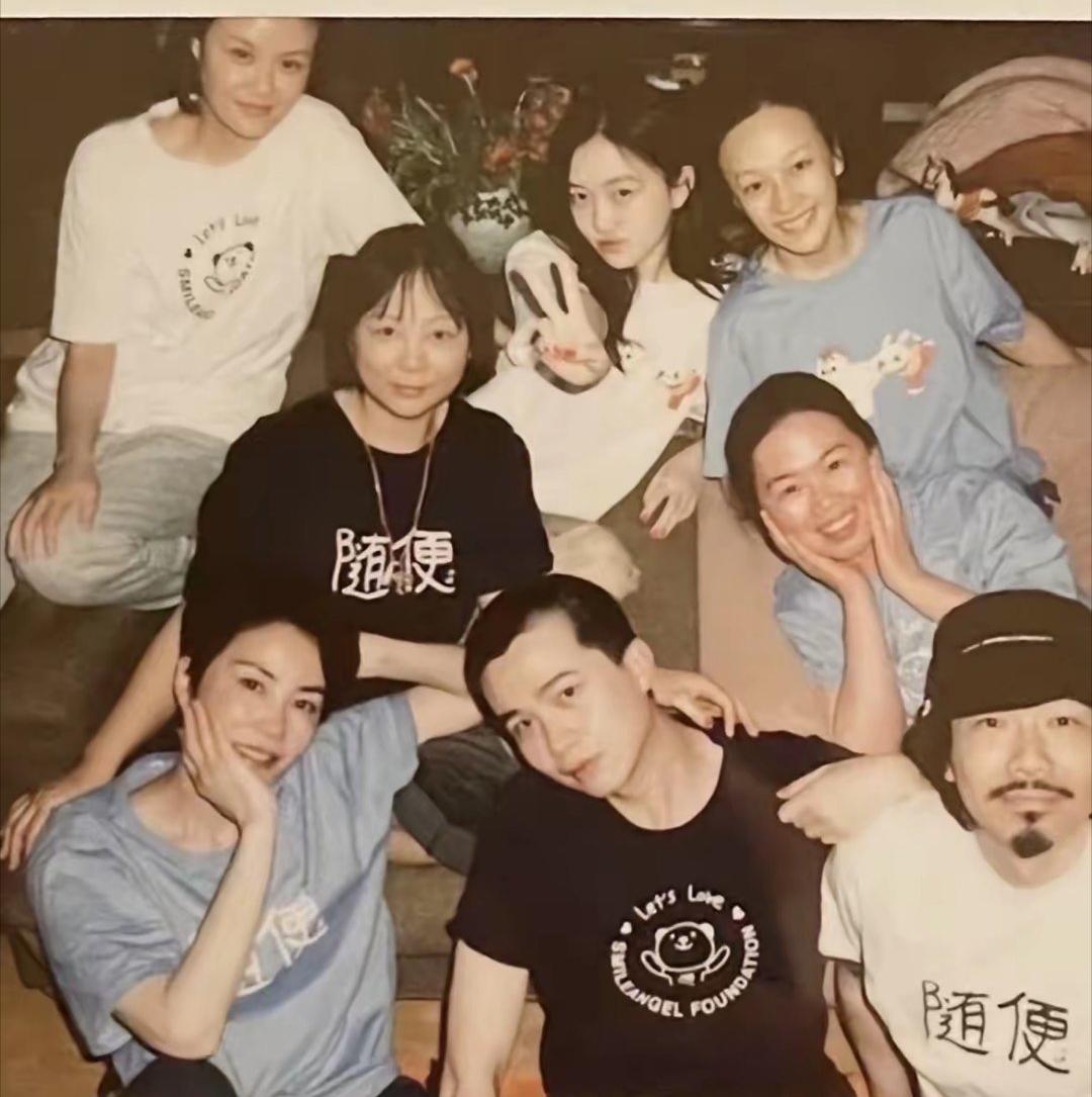 你说：异性闺蜜这玩意儿，真有吗？

王菲身边那个男闺蜜Ryan，上了热搜。认识超