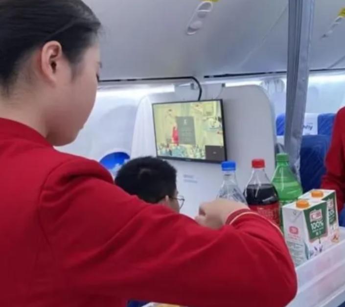 很多人觉得飞行模式是个鸡肋，平时根本想不起来点它。其实，它是手机里最实用的“万能