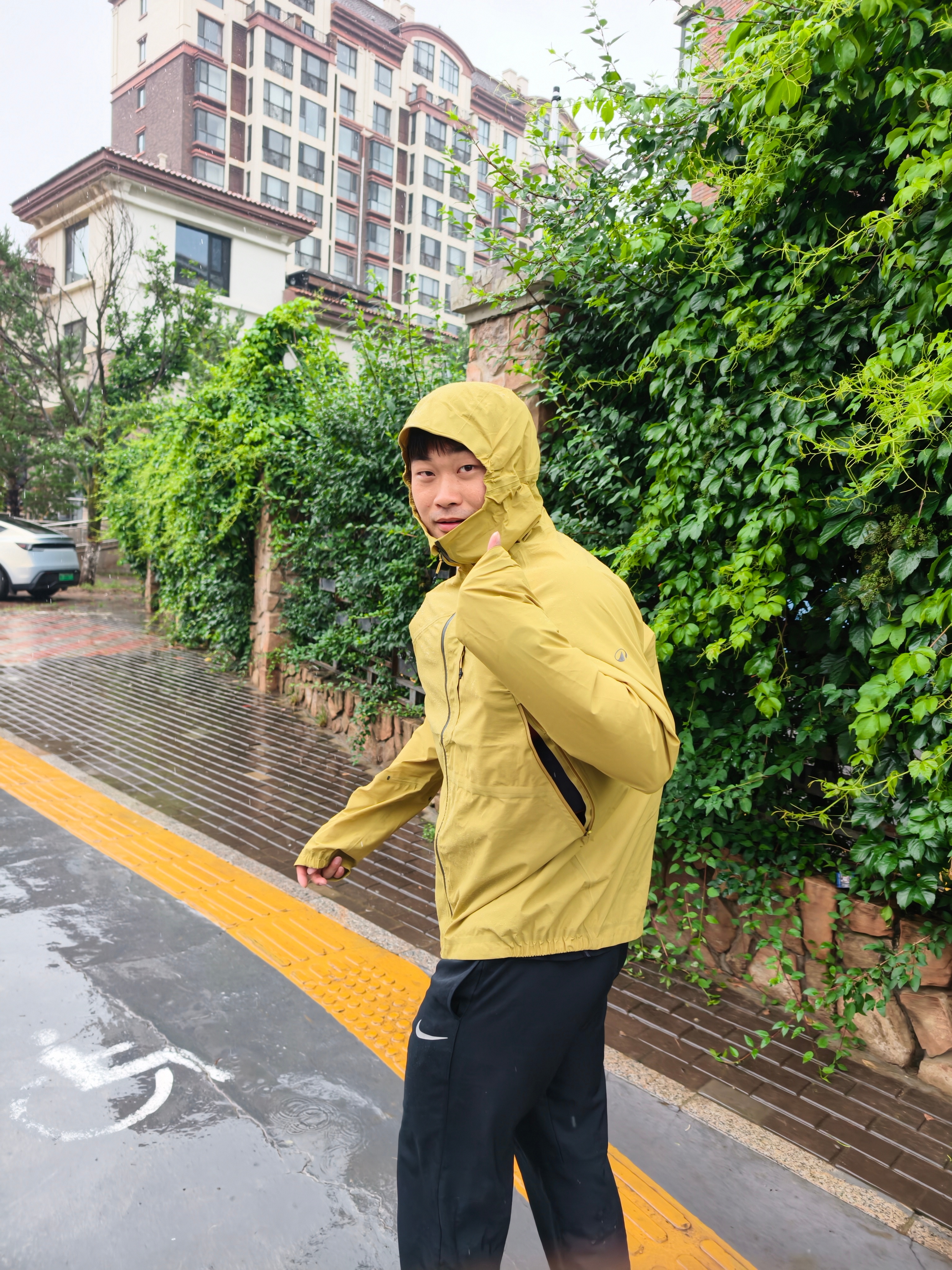 台风巴威又睁眼了北京依旧在下雨，今天来崇礼陪朋友参加崇礼 168 越野赛雨下的太
