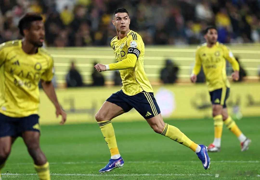 沙特联最新积分战报 C罗中框利雅得胜利小胜 差榜首5分重回前2北京时间1月27日