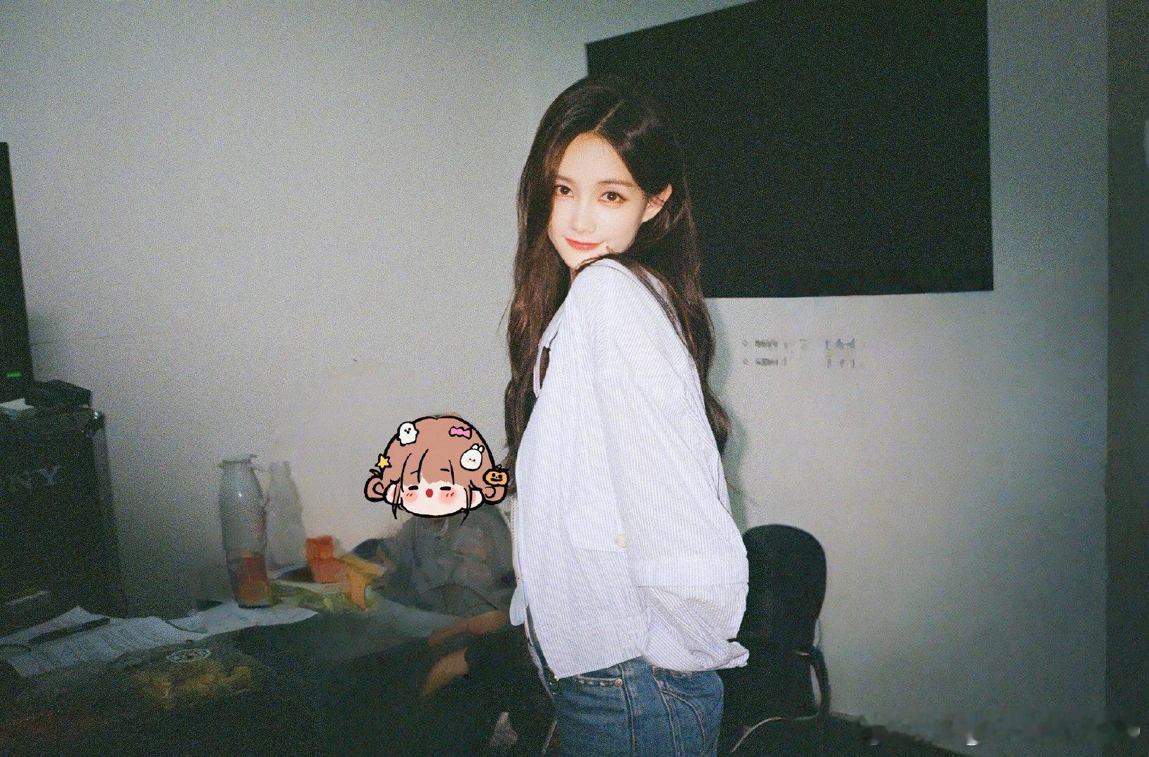 女推团姐妹们举杯给李一桐新剧Call女推团营业啦！目标很明确 —— 给好姐妹李一
