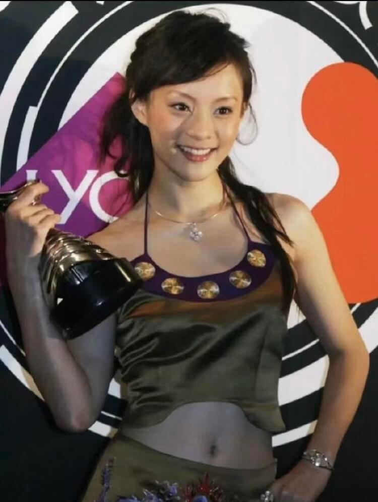 天哪天哪沉浸在娘娘的美貌中无法自拔 