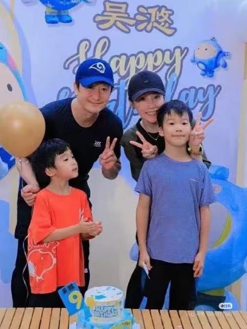 有八卦媒体拍到谢楠陪儿子吴滺上武术学习班，“吴所谓”遗传爸爸的武术基因了