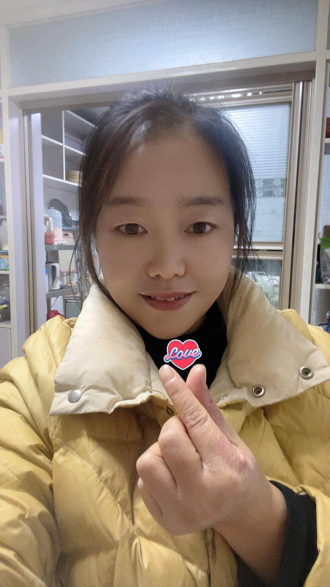 今天是感恩节呀❤️感谢朋友们的关注和喜欢💕感谢所有支持我的亲人，感谢你们一路的