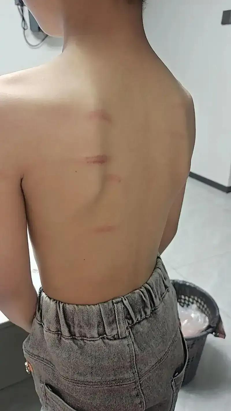 网友:
有本事以后继续玩手机！[呆无辜]