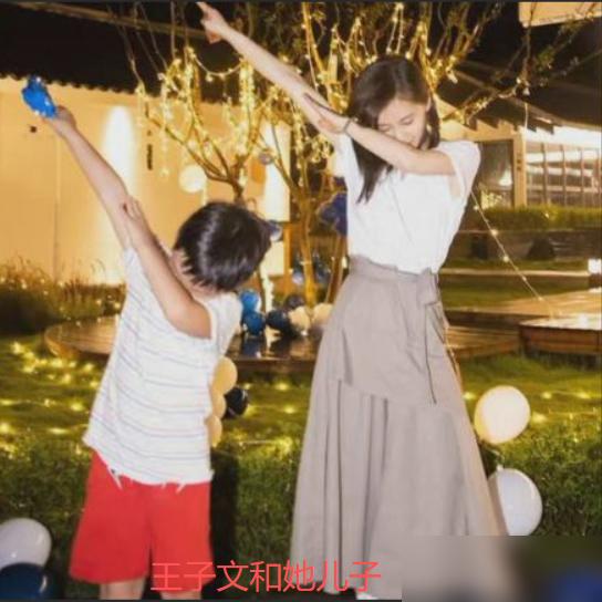 娱乐圈只知道生母，却不知生父的孩子：
​
张柏芝三胎儿子，不知生父是谁
​
奚美