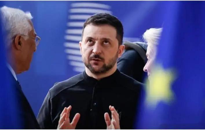 泽连斯基终于吞下了自己酿下的“恶果”。欧盟未通过900亿欧元援乌贷款。原本泽连斯