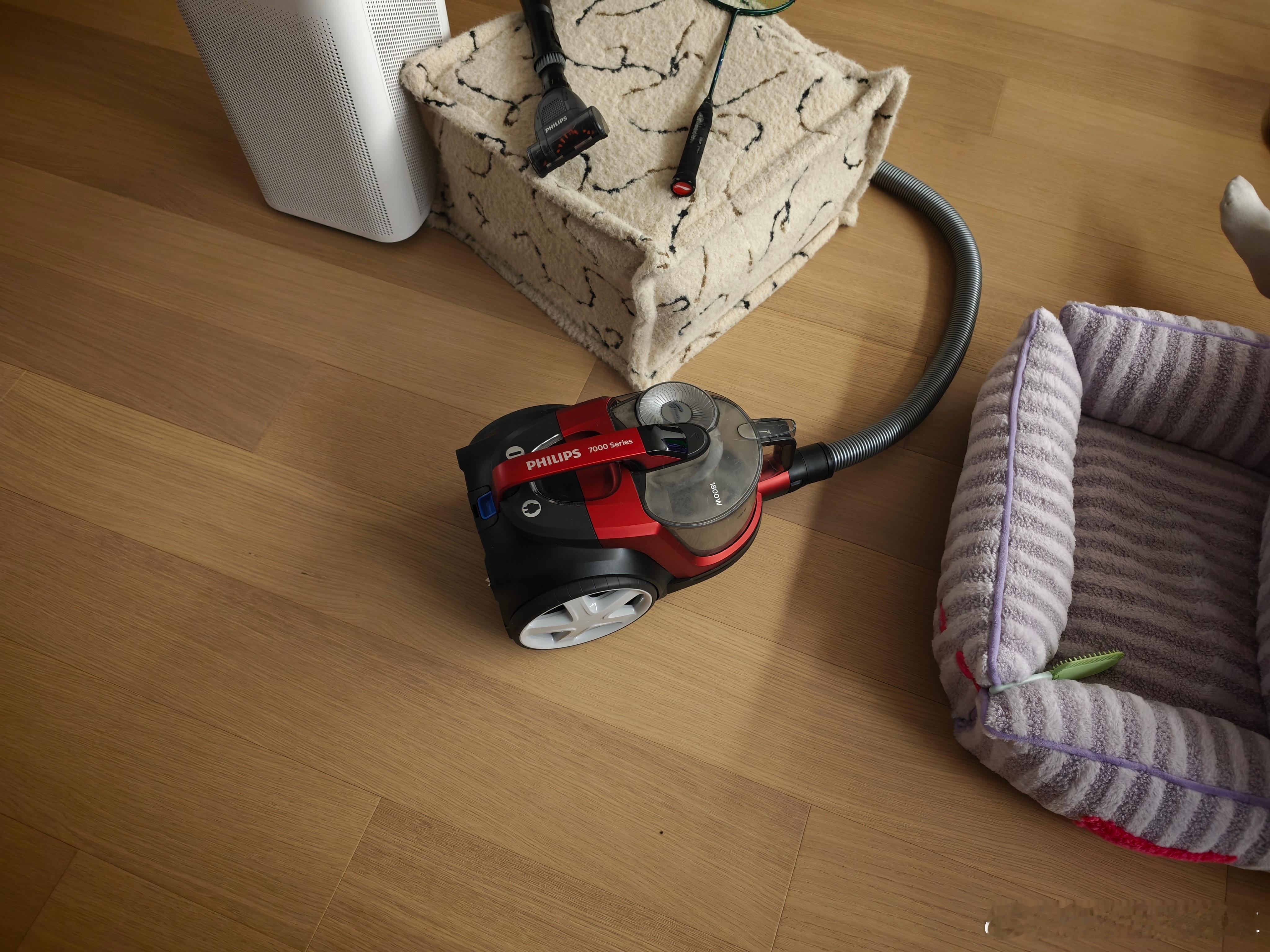 买了一个有线吸尘器，发现妈的戴森是什么垃圾，满功率才200多AW，还只能开几分钟