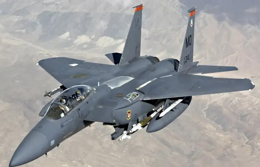 F-15EX为何突然被重用？美军对伊朗的“新答案”来了
      
     