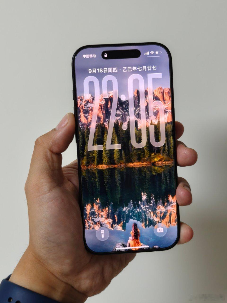 过了今晚这台iPhone16 Pro就完成了它的使命了[来抱抱] ​​​