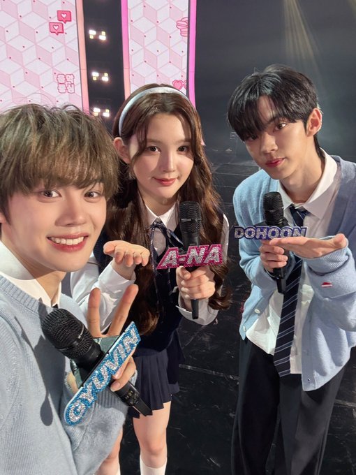 音中MC一周年纪念，官推更新金奎彬、A-NA、金道勋照片 - P1~2 MC早期