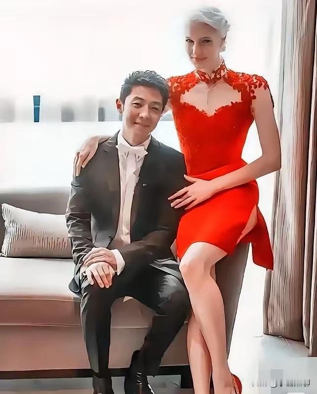 身家过亿的千金小姐李白嫁给主持人撒贝宁，八年婚姻打破了豪门婚姻难长久的说法！当年