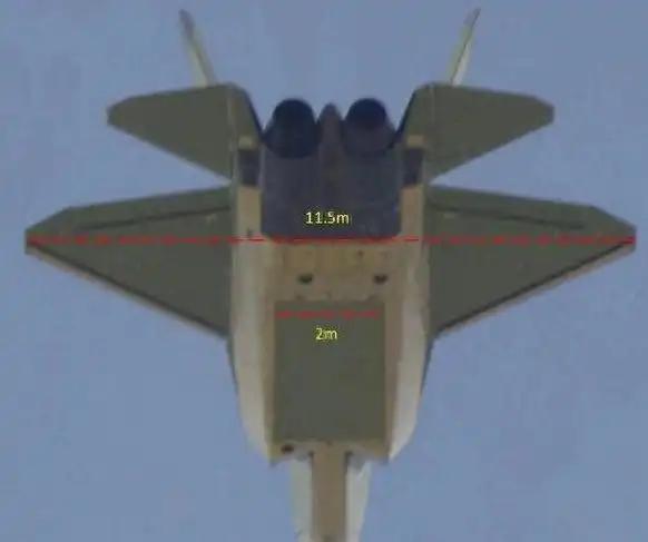 没有侧弹仓的歼 - 35优势可不少。首先在隐身性能上，没了侧弹仓就减少了机体表面