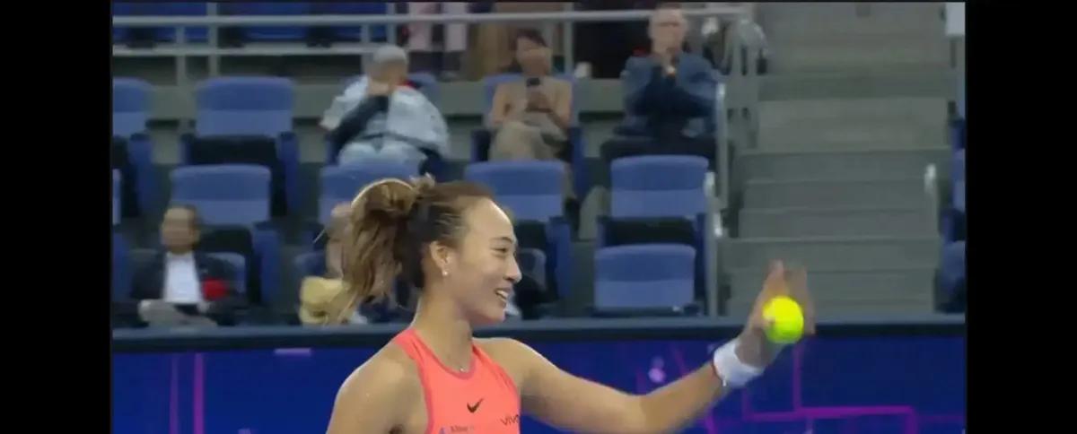 郑钦文明天东京赛决赛冲冠！
郑钦文东京500赛再创佳绩，2-0击败施耐德晋级决赛