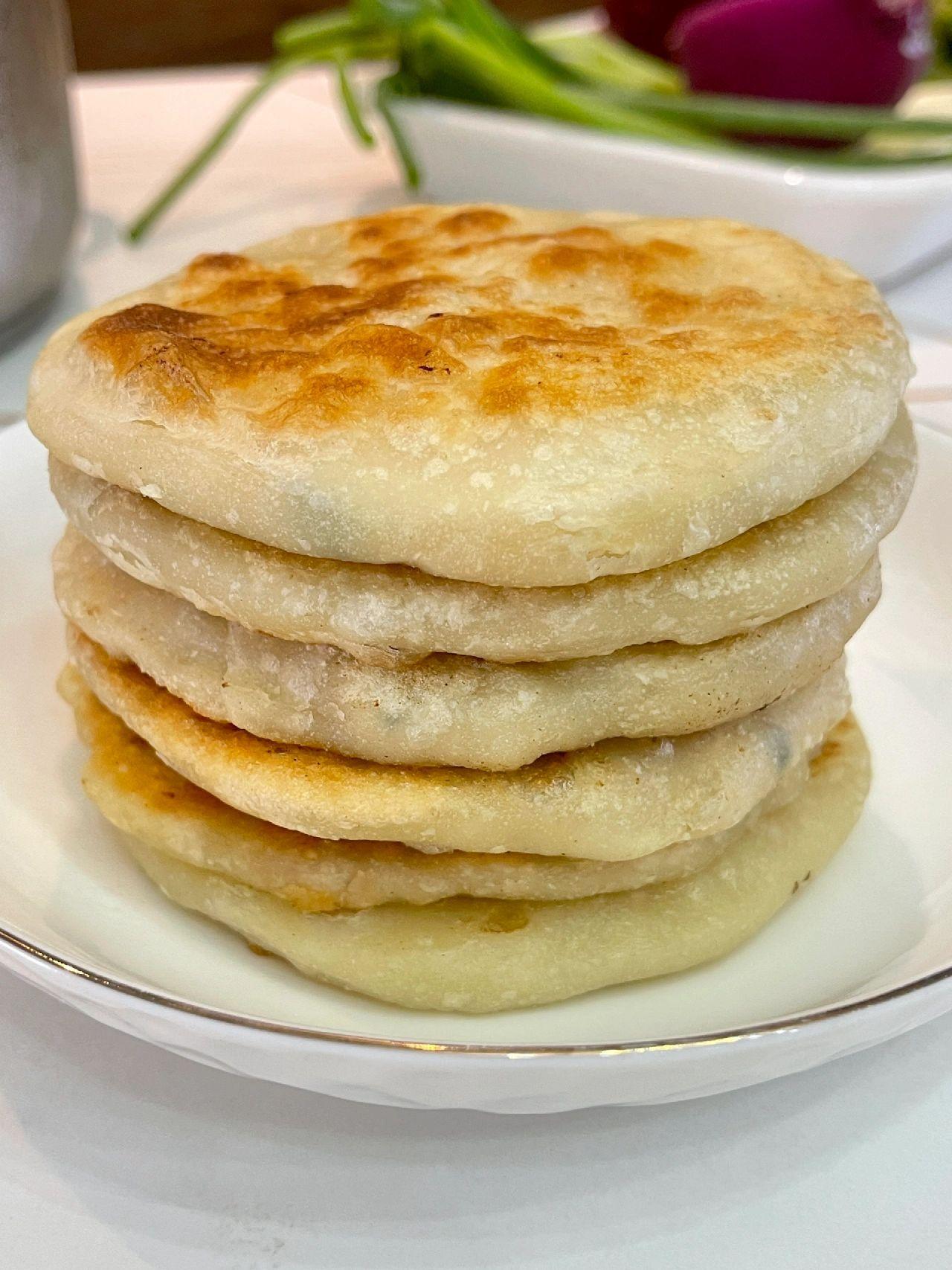 不用揉面的馅饼～两种馅料，放凉了也很好吃！

真的特别爱吃带馅的东西啊！

这个