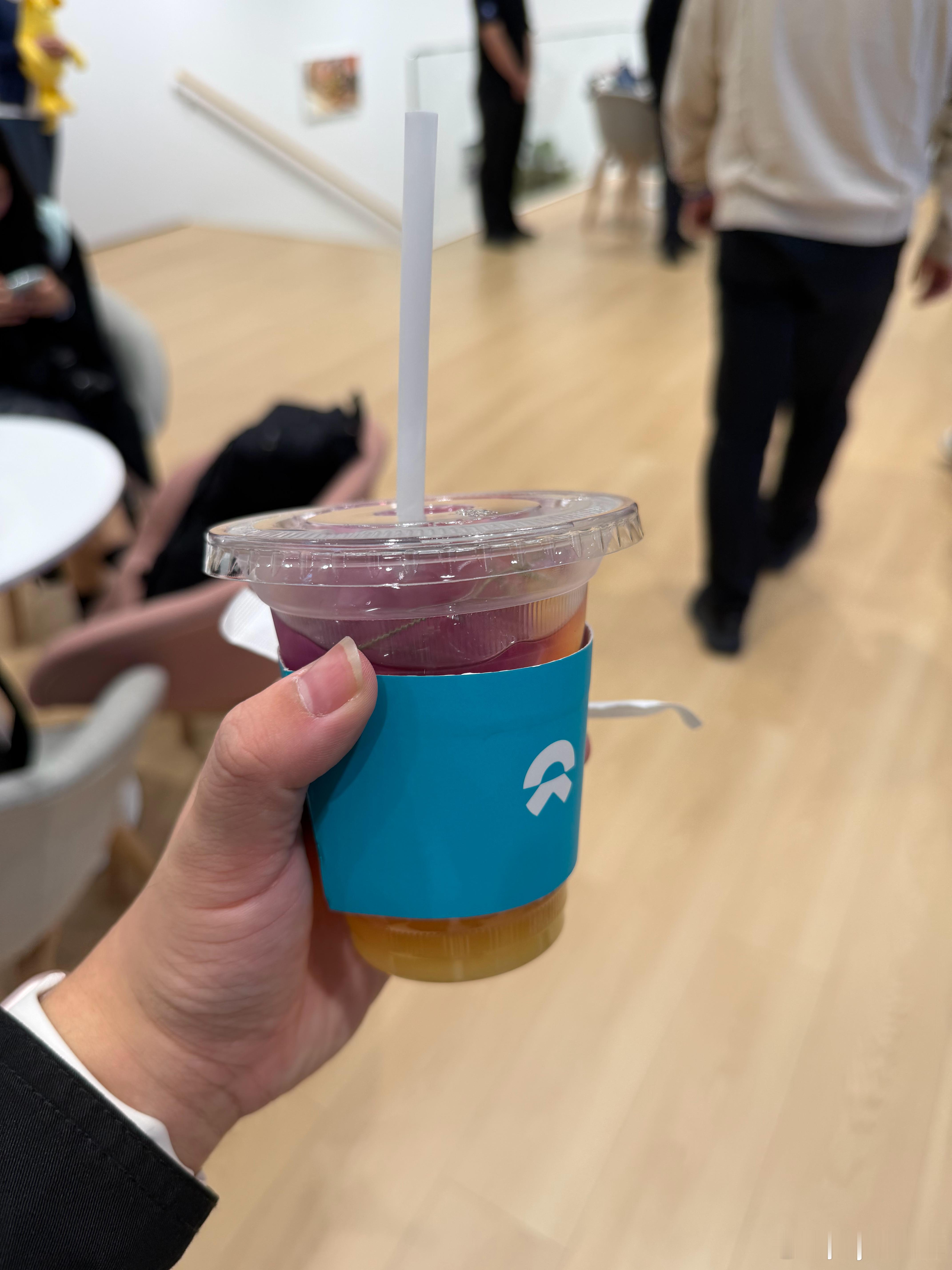 来车展一定是要来蔚来牛屋蹭吃蹭喝的