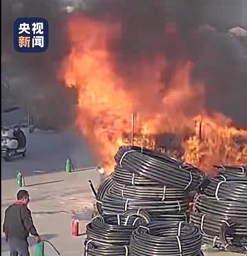 一根烟头引发的火灾，造成212万损失。
 
5月8日，在浙江温州乐清蒲岐镇发生了