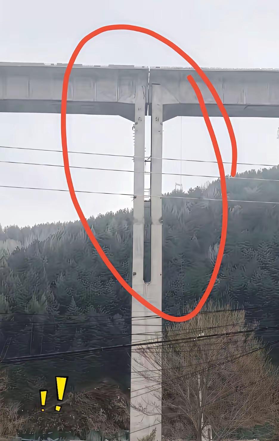 每次路过这座高架桥，心里一直憋着个疑问，明明实心的桥墩看着更结实，偏偏中间留出了