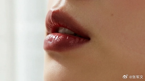 嘴唇发紫博主称一直以为身体正常 32岁博主因嘴唇发紫被粉丝“云诊断”，催着去检查