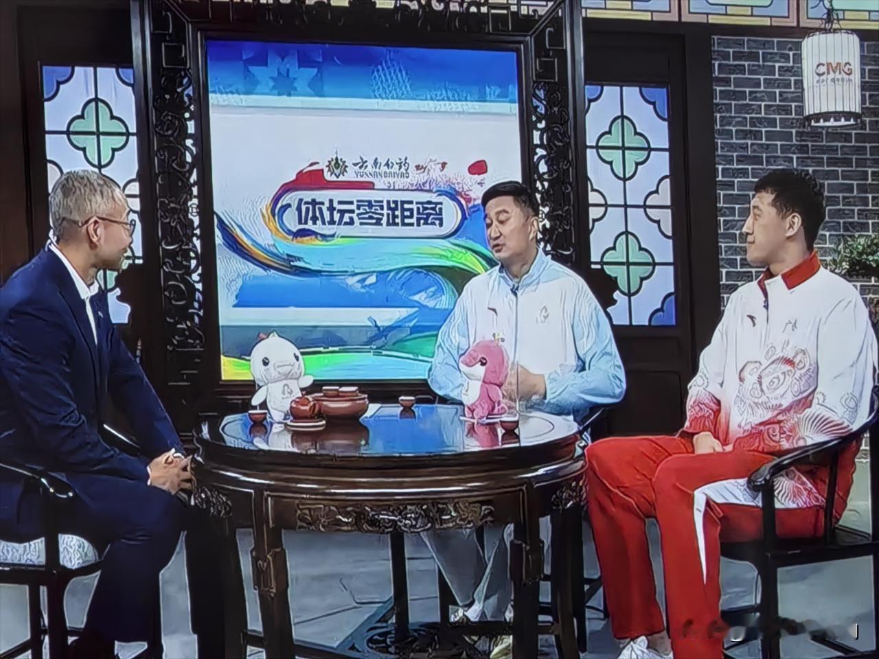 惊不惊喜，意不意外？
于嘉老师的体坛零距离请来了两位不“俗”之客。一个是广东男篮