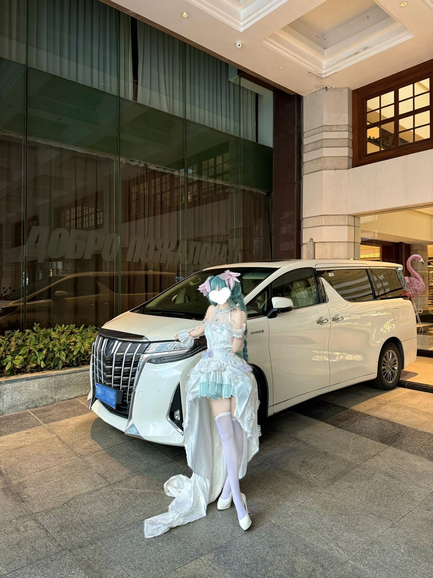 生活将我击倒在地 发现躺着是比站着舒服