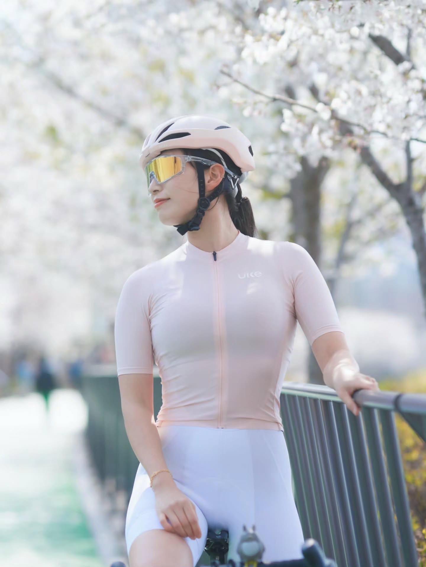 骑行运动穿搭 骑行日常穿搭 女骑骑行 公路车