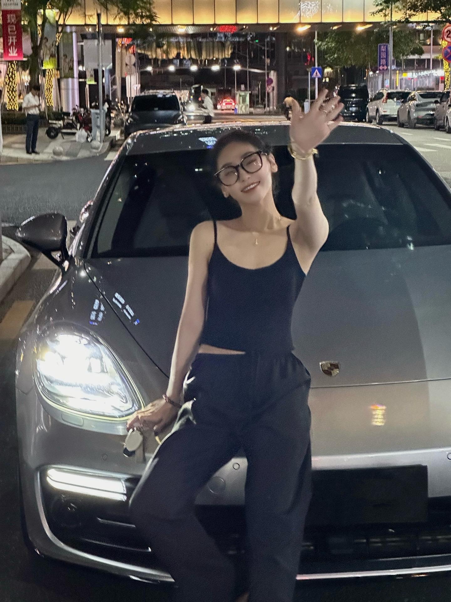 努力加自由。享受自己的人生吧 你没那么多观众
