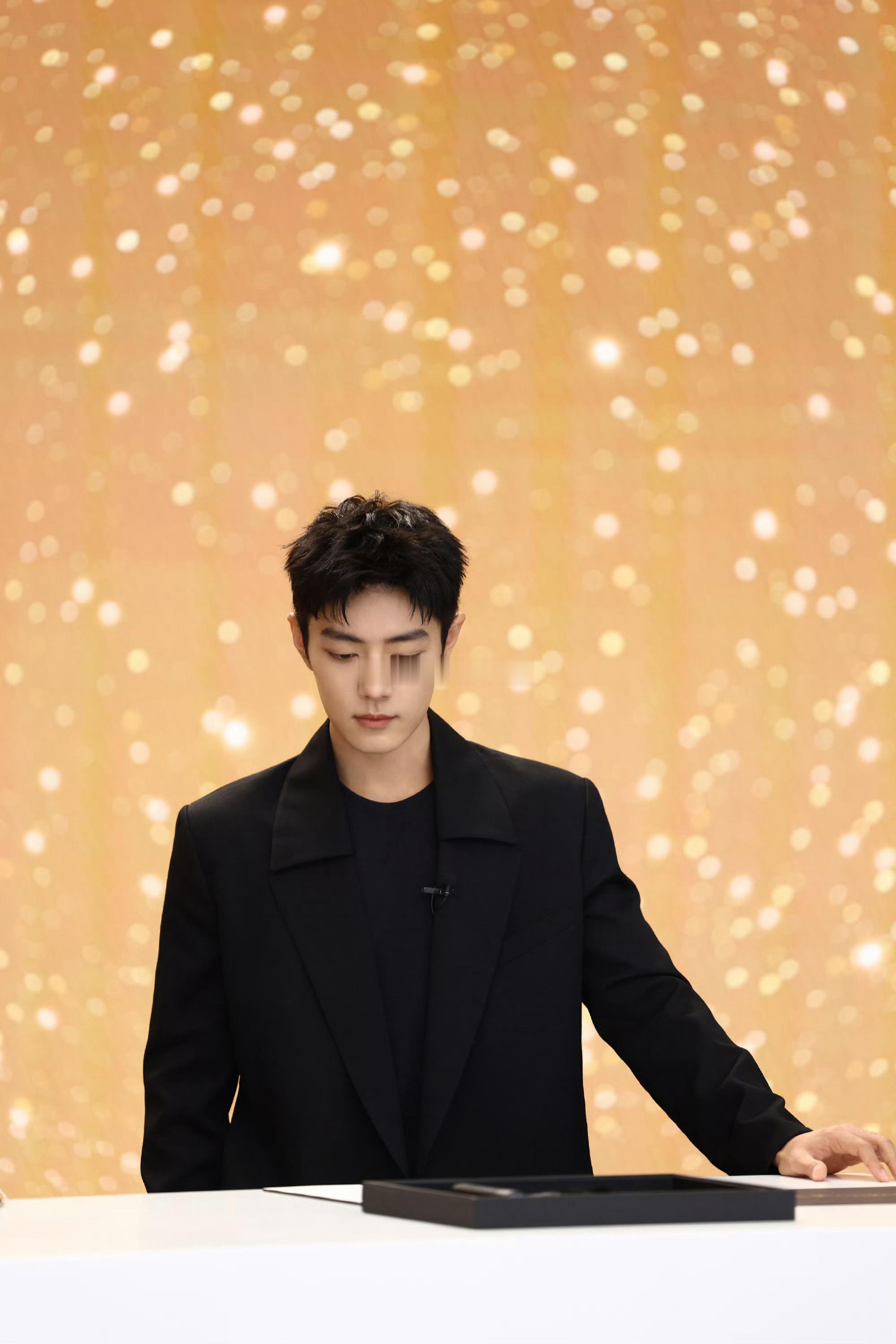 #肖战新专辑mv预热##肖战新专辑mv预告#好期待[打call] ​​​