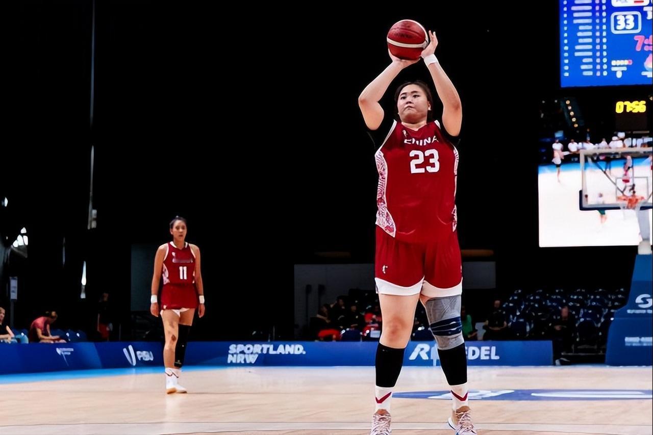 女篮“大宝贝”刘禹彤：力量怪兽的统治密码！

    刘禹彤是女篮“力量型坦克”