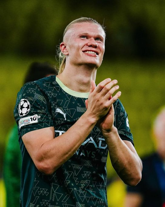 引进哈兰德的潜在交易将使皇家马德里在转会费、签约奖金和长期薪资方面花费约5亿。这