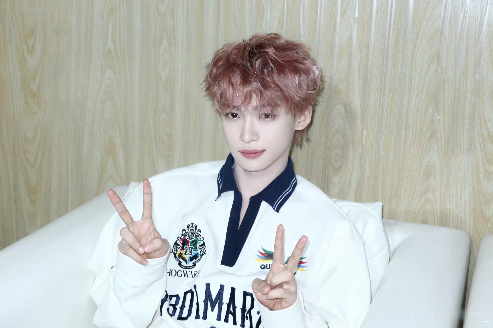 🔮人在事上练，刀在石上磨。将双脚扎进泥土，青春在磨砺中格外茁壮。  