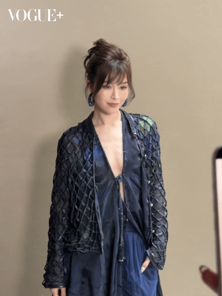 文咏珊 妹感姐文咏珊妹感姐文咏珊凭实力诠释什么是妹感姐！减龄刘海一梳，少女感瞬间