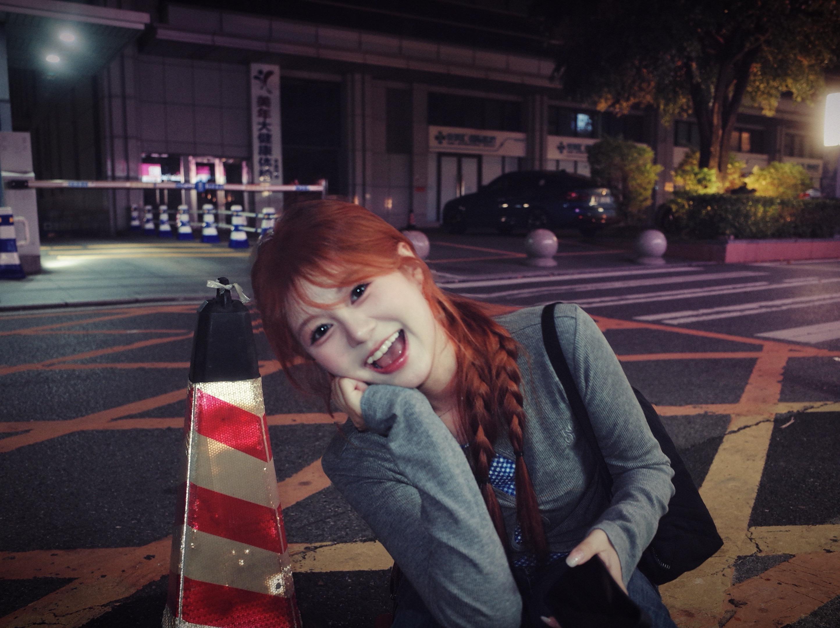 只怕幸福眼看完整 我的心却早已冰冷