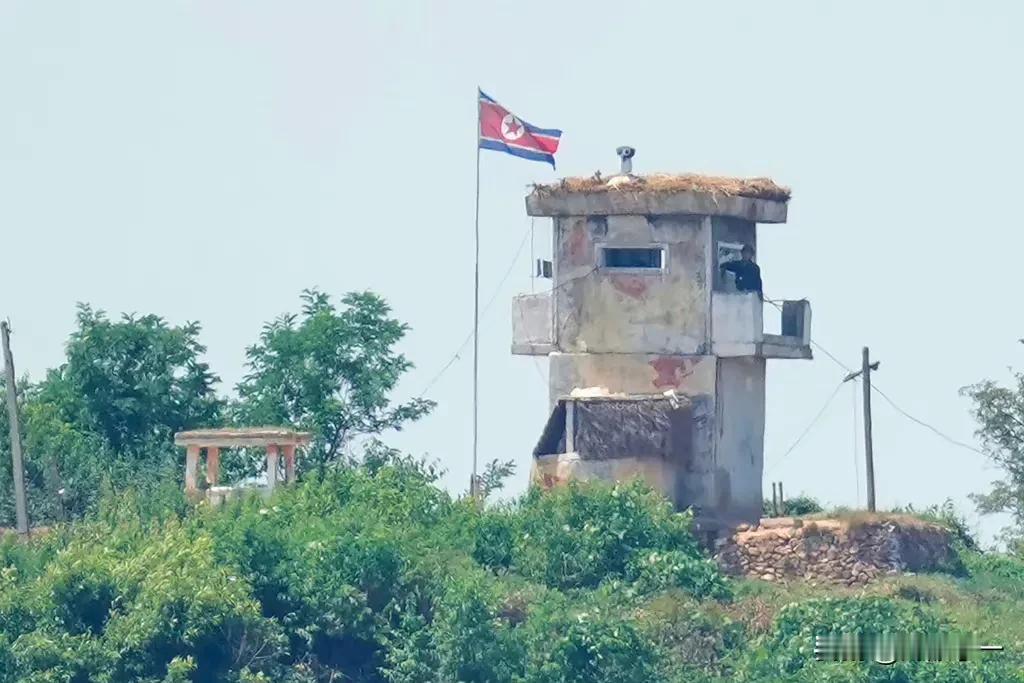 一名20多岁朝鲜士兵今日早间跨越南北军事分界线后叛逃韩国。这是2周内的第二起叛逃