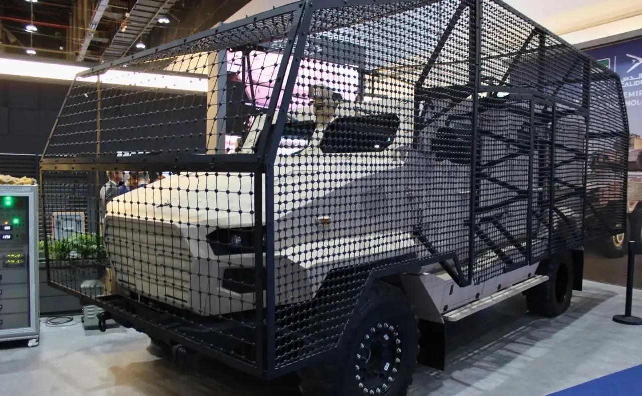 阿联酋军工企业Calidus发布了其MCAV多用途装甲车的全新配置版本，最大的特