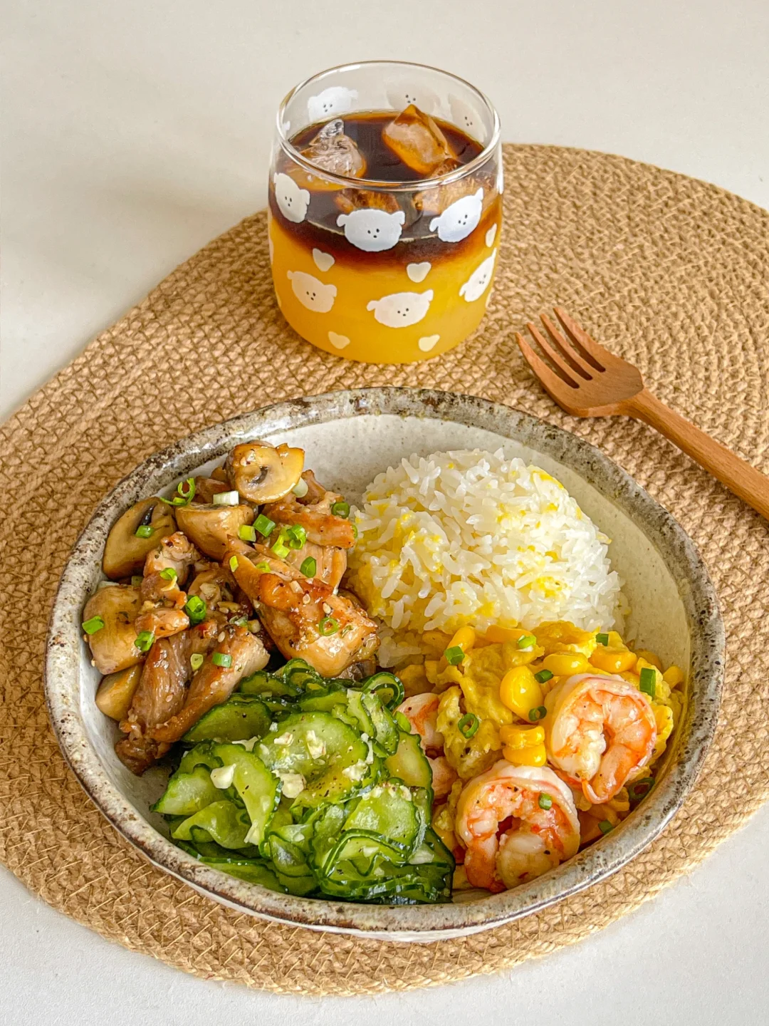 干净饮食🥗口蘑鸡腿盐虾仁滑蛋盐渍黄瓜🥒