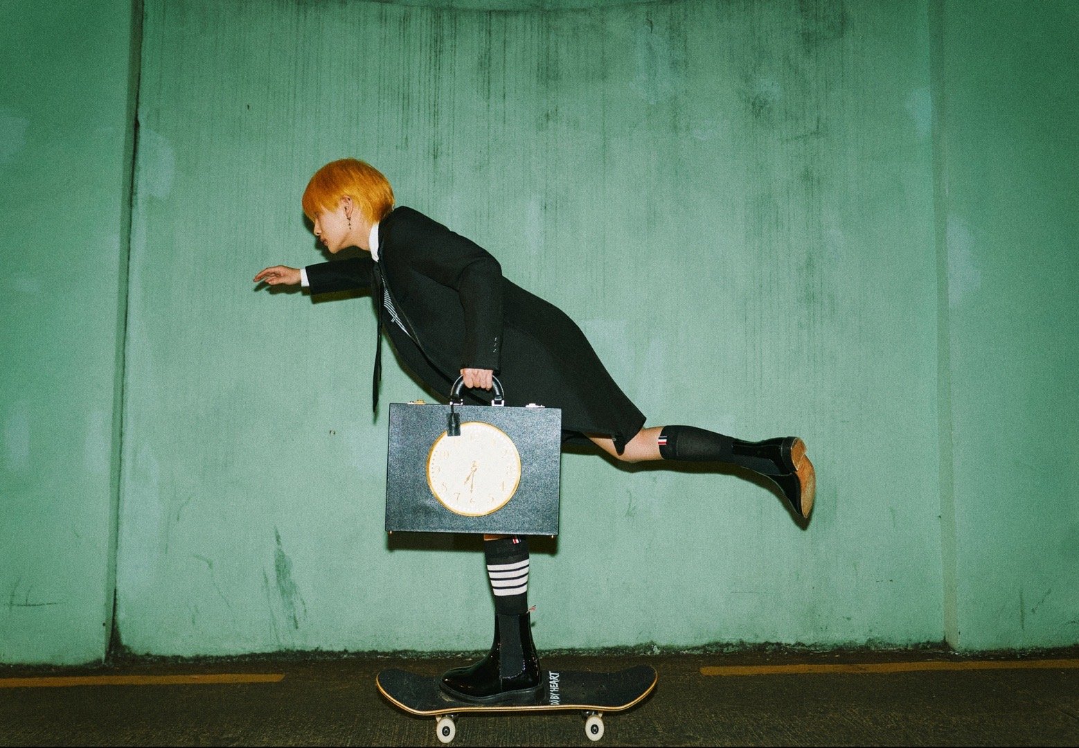 周震南星光大赏造型出图  家人们谁懂啊，是真的会很喜欢周震南的这组照片，就问还有