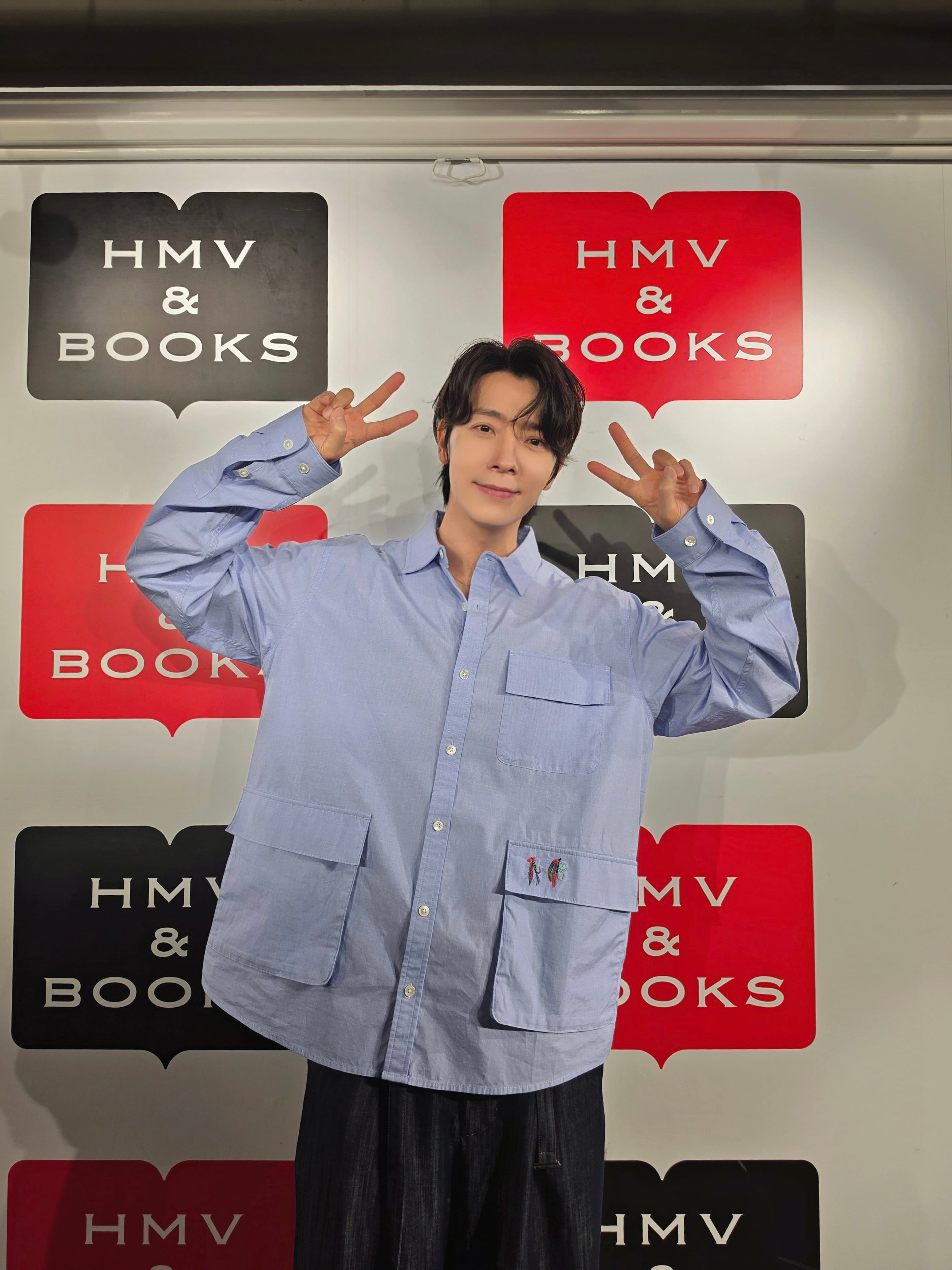 “CB百蓝_。260717 D&E official更新李东海 相关：[📸]D