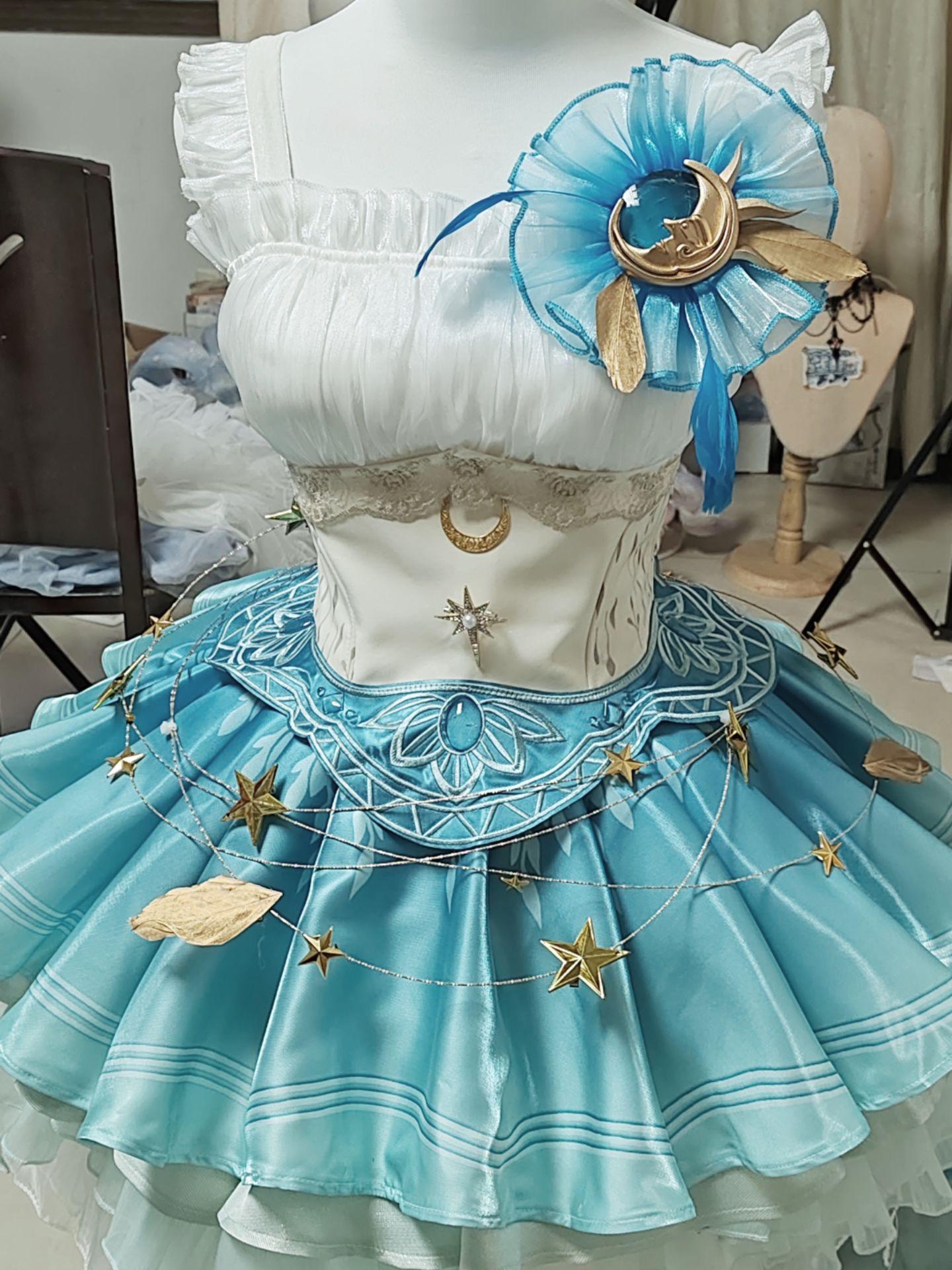 小小预告。衣服是樱花大使馆家的，版型超好，而且发货快，急用的催一催就会发
