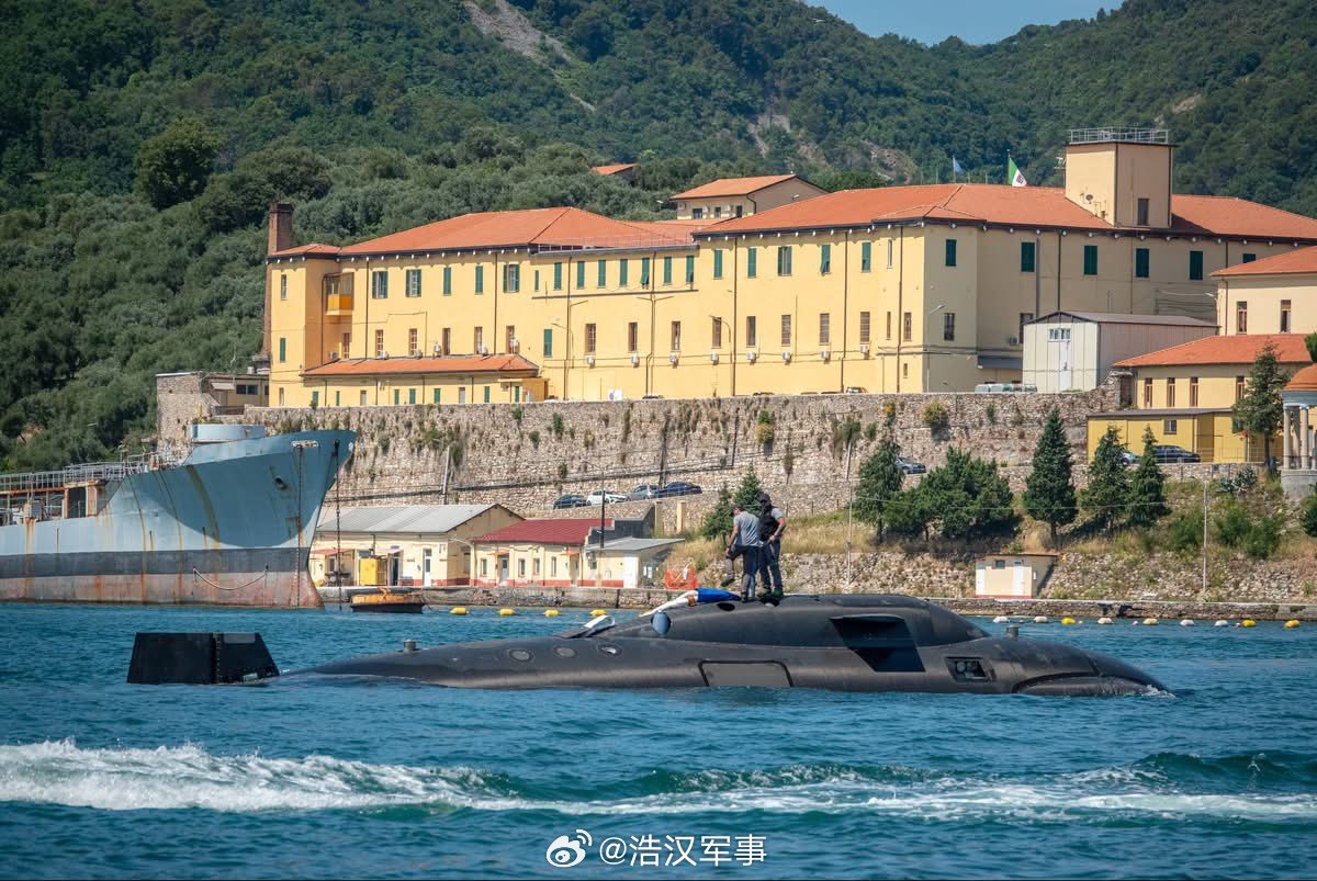全球武器装备盘点每天认识一件兵器烽火问鼎计划 近日，意大利M23 C系列小型潜艇