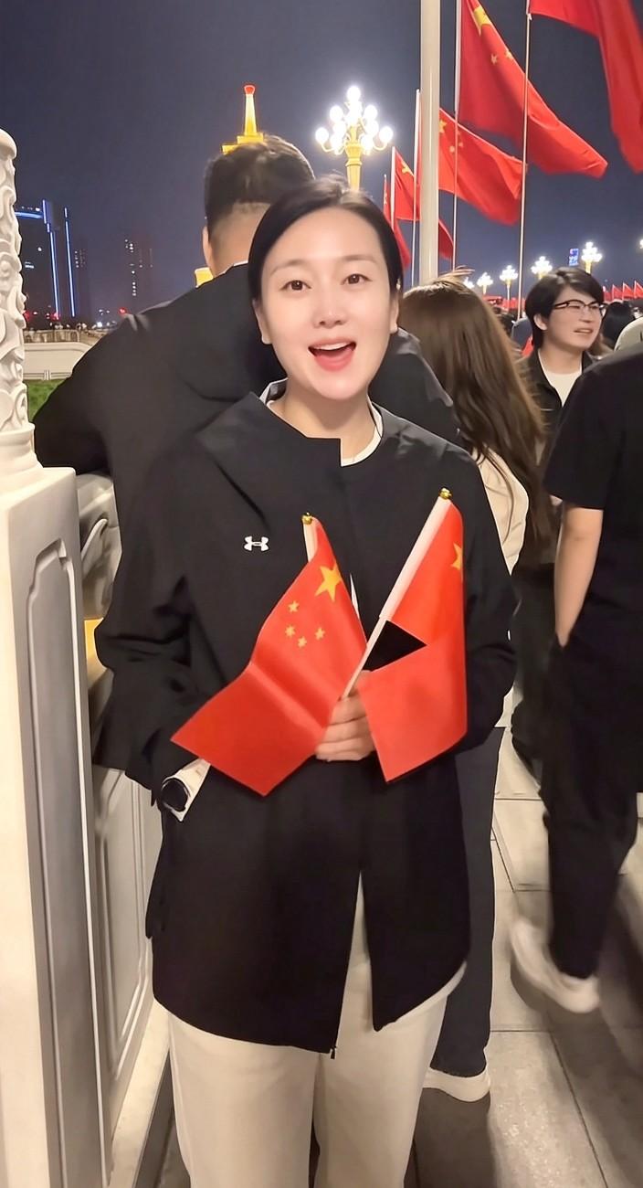 太原迎泽大街喜迎国庆随拍
