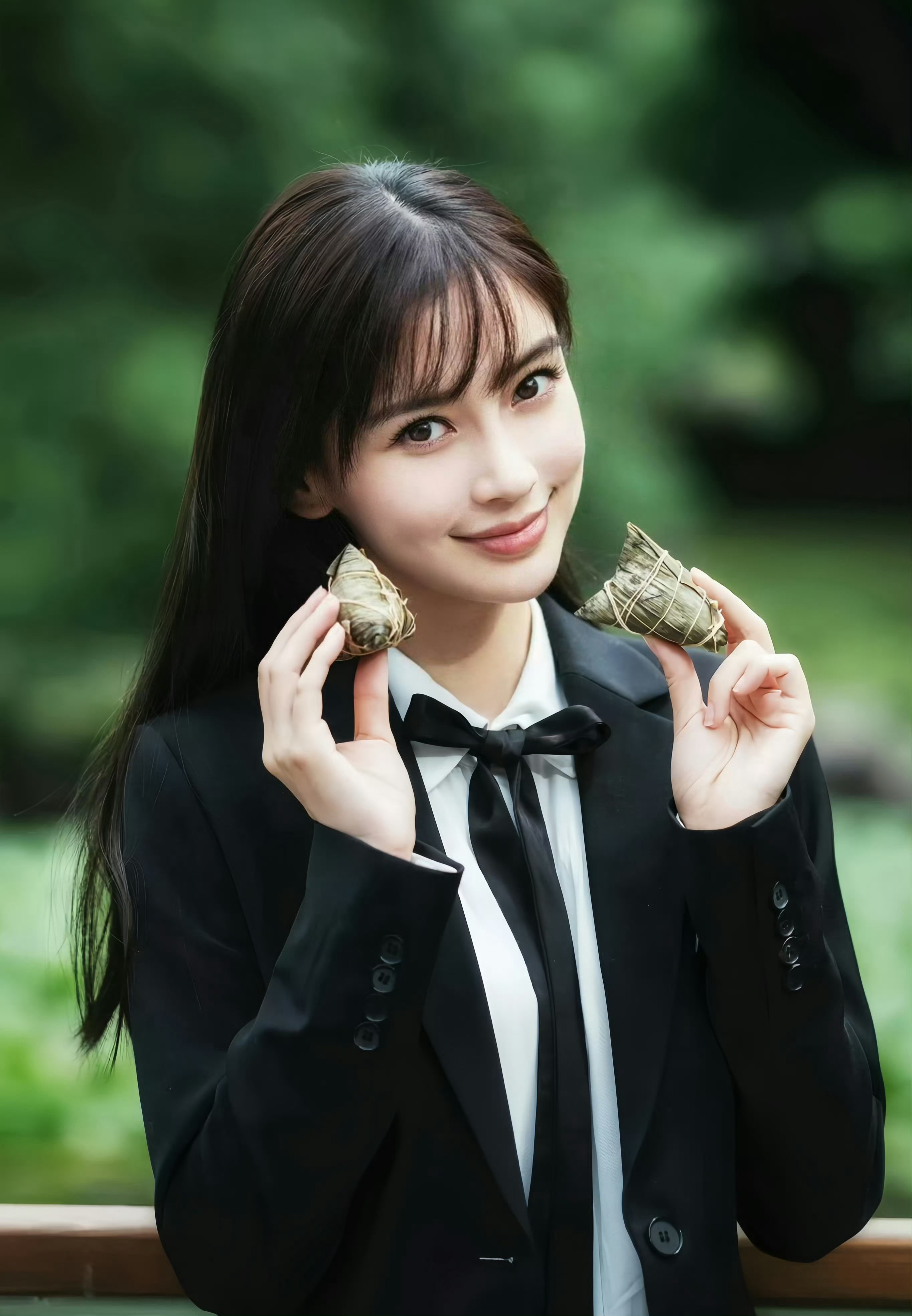 angelababy杨颖 端午安康 小板实时采访开始:大家是吃咸粽还是甜粽？ 