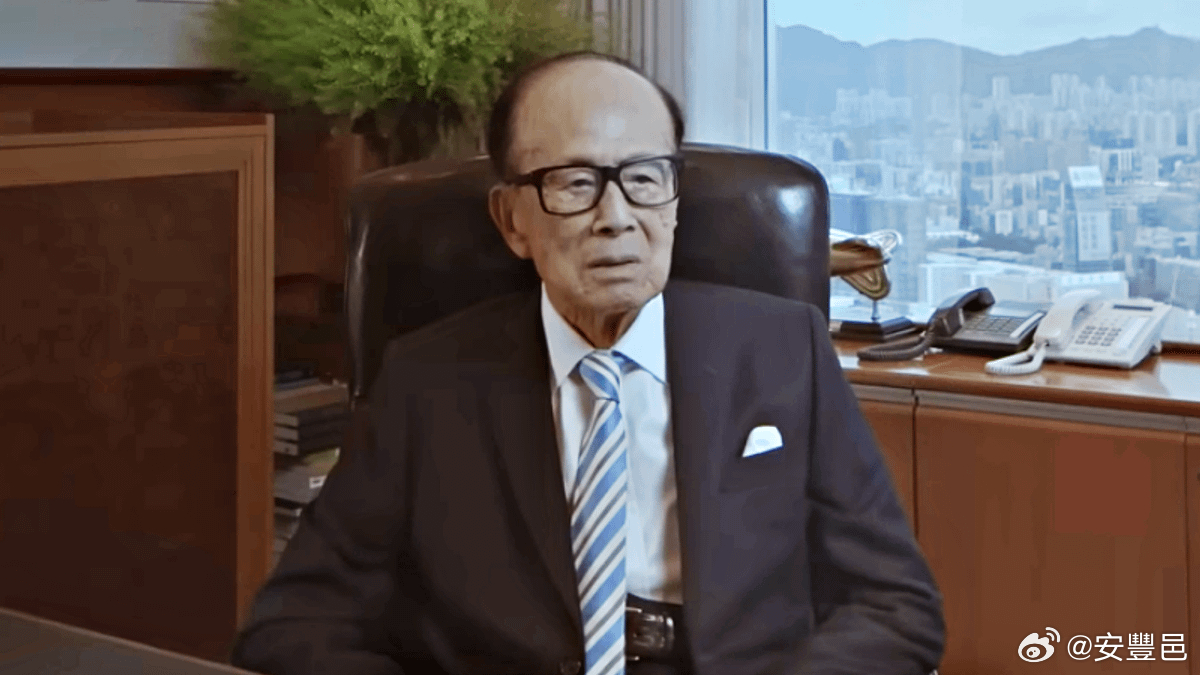 在華人商業史裡，李嘉誠曾經幾乎被神話。從塑膠花起家，到長江系跨足地產、基建、零售