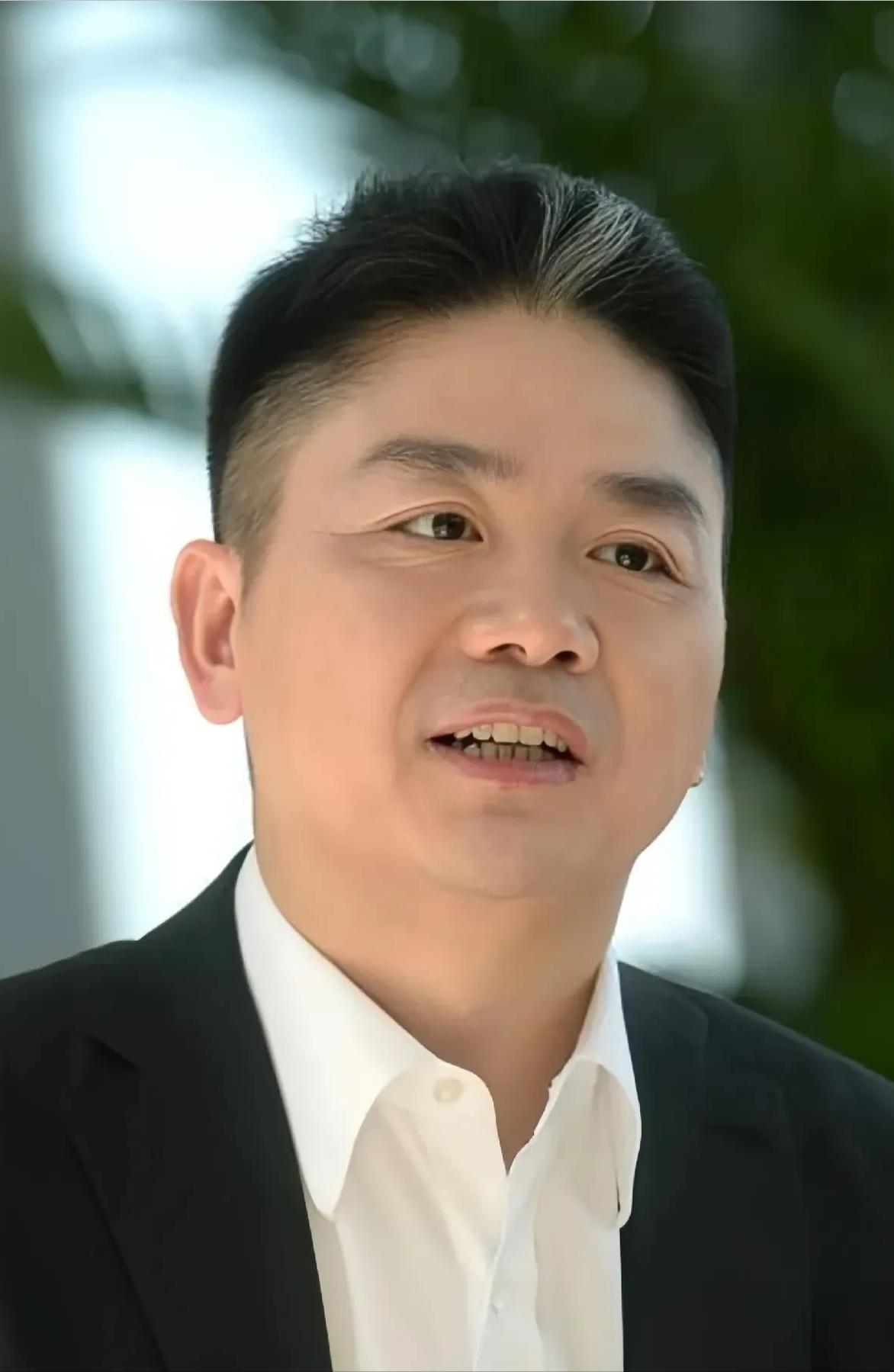 当年，刘强东给母校捐了1000万，指定资助贫困大学生，可两年后这笔钱却原封不动，