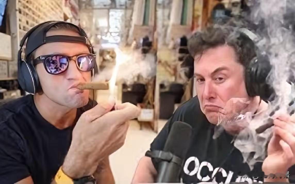 有钱人抽的这雪茄，价格肯定便宜不了，以前听朋友说过，说这东西好的是非常贵的，有的