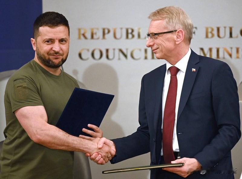 承认失败总是很难。
12月23日，乌克兰武装部队指挥层终于承认谢韦尔斯克失守。乌