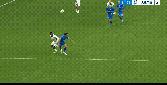 你说马莱莱技术粗糙吧，他也能助攻队友得分，自己也能进球得分，但是你要说他是好吧，