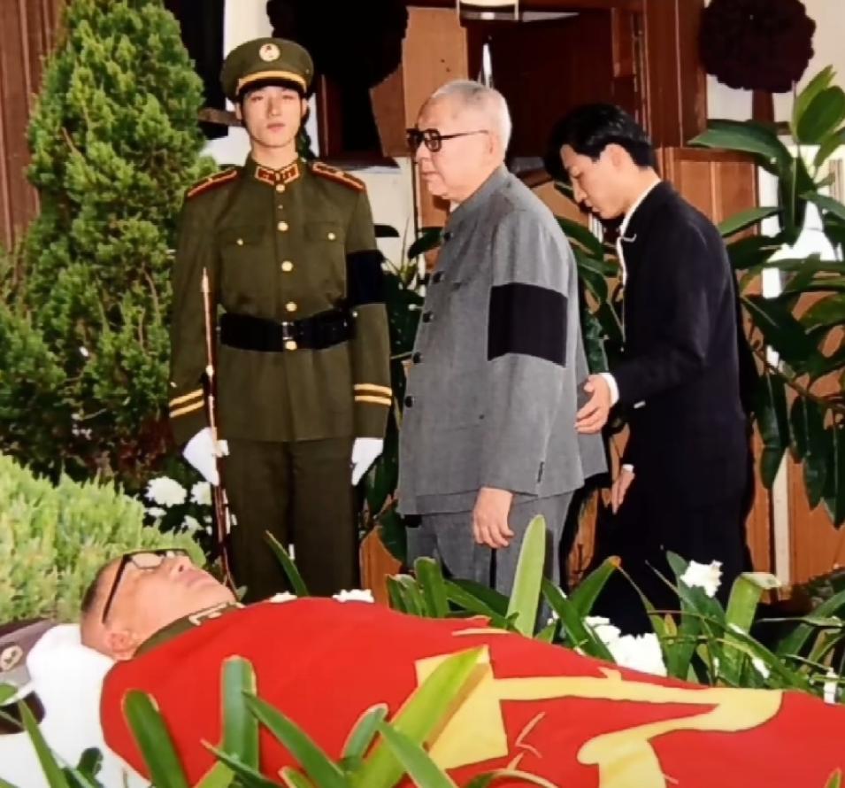 1986年刘伯承元帅遗体告别仪式

1986年10月14日，京西万寿路的总后勤部