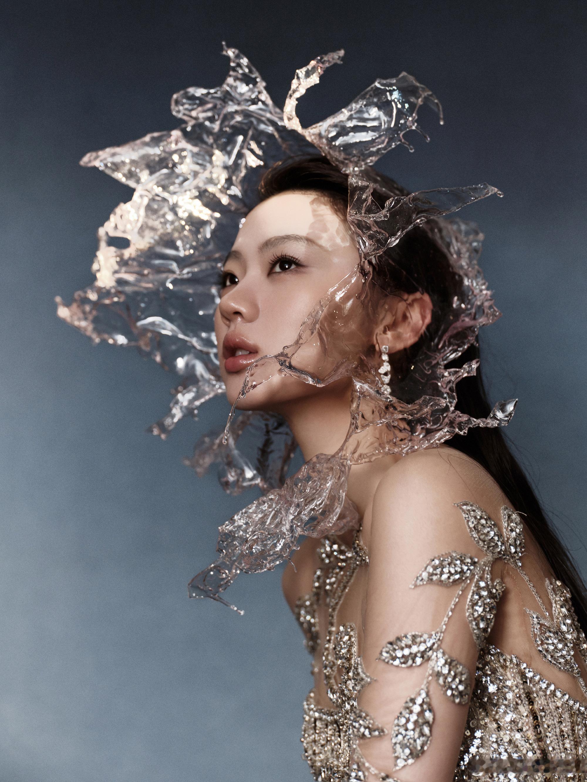 单依纯｜鸿蒙星光盛典来自依纯的全新高定造型 ，鸿蒙星光盛典图集发布 ，以 Geo