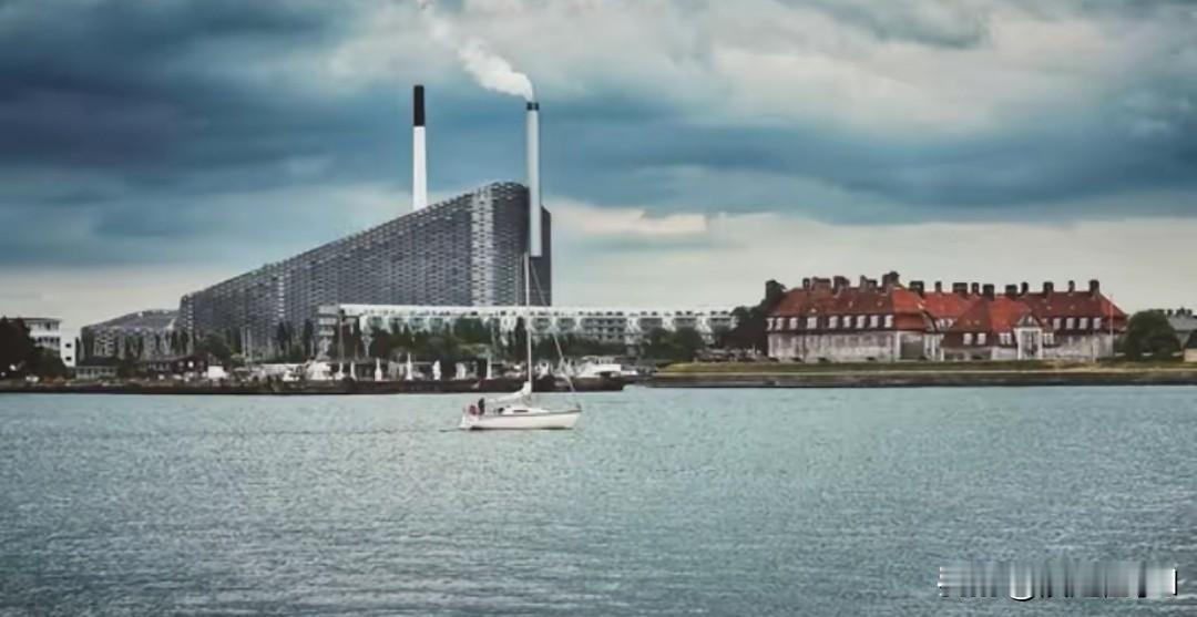 北欧小国硬刚美国 格陵兰岛成博弈香饽饽
 
丹麦为保住格陵兰岛，直接叫板美国。